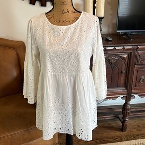 Cal Style white eyelet tunic size S